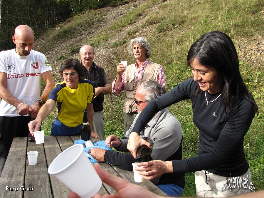 61 Un goccio di buon vino.jpg